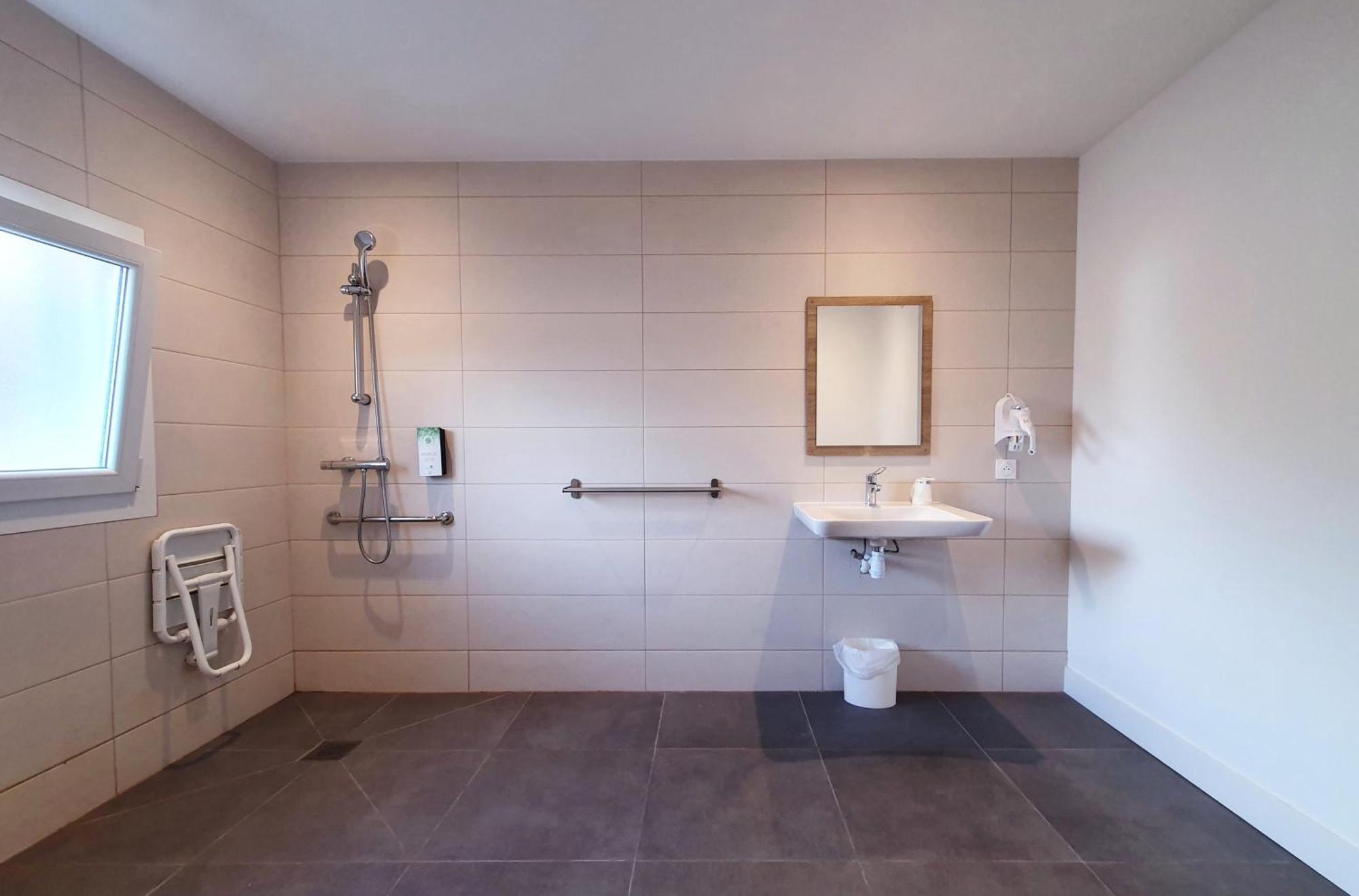 Kyriad Direct Toulon Ouest - La Seyne Sur Mer Exteriör bild